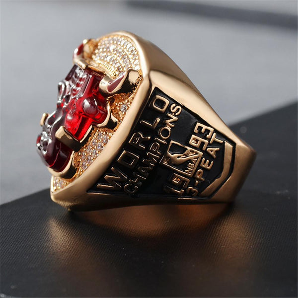 Fans Collect Souvenirs 1993 NBA Chicago Bulls Jordan Championship Ring