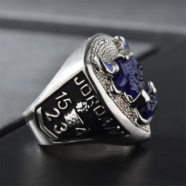 Fans Collect Souvenirs 1993 NBA Chicago Bulls Jordan Championship Ring